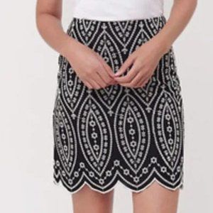 Loft Size 10 Black and White Scalloped Embroidered Shift Skirt.